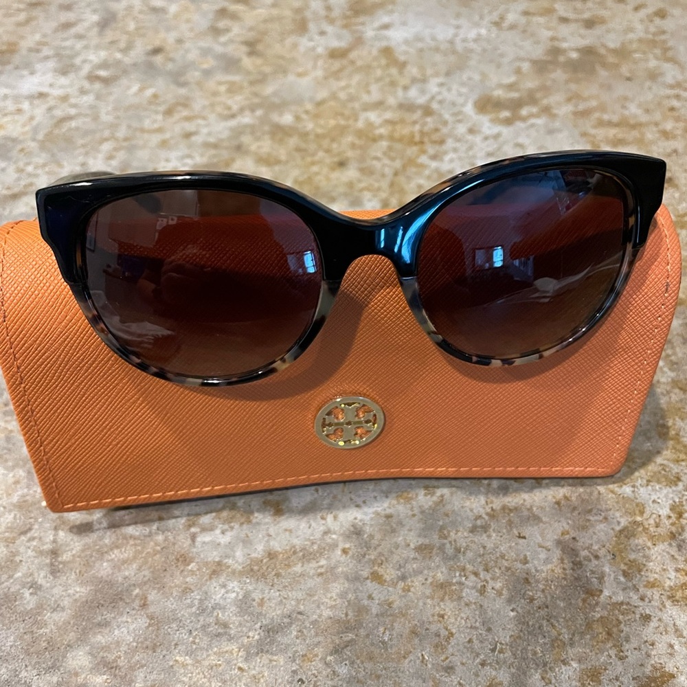 Tory Burch Dark Brown Tortoise sunglasses 54mm